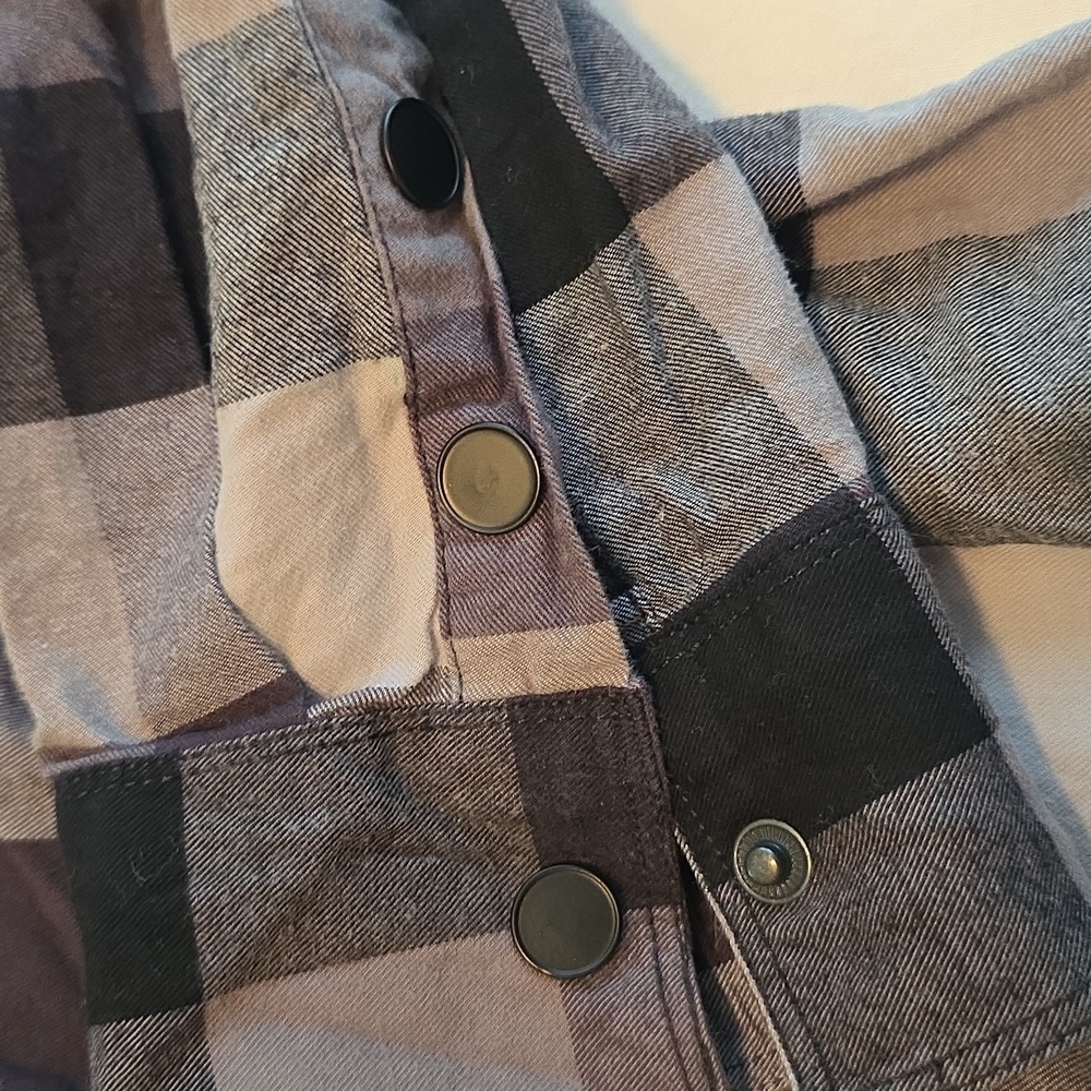 Volcom Black and Gray Plaid Button Down Flannel Shirt, Mens Large - Picture 4 of 4
